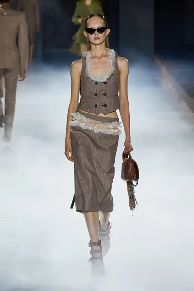 Look 24